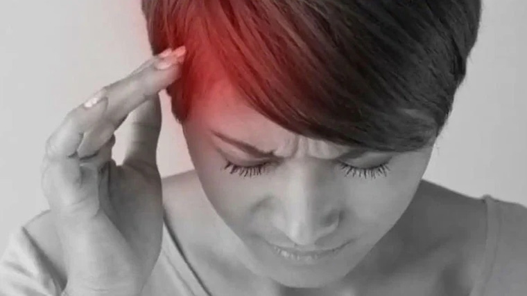  آدھے سر کے درد سے دماغی عمر میں تیزی سے اضافہ ہوتا 