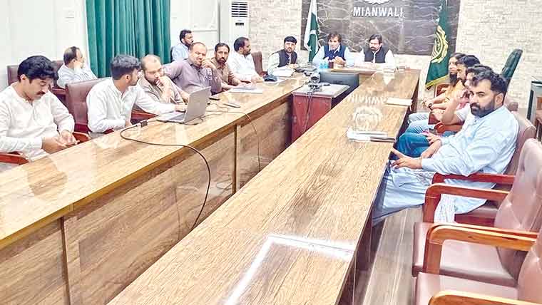  فوڈ سٹریٹ اور پارکنگ ایریا  میں ٹف ٹائلز کی تنصیب مکمل 