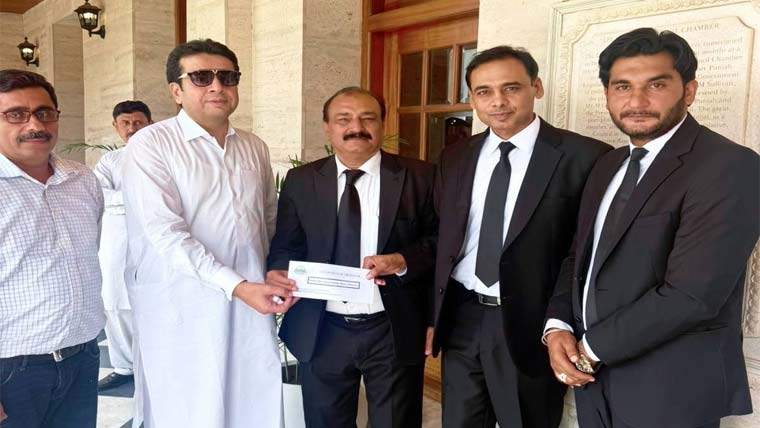 میاں چنوں بار کیلئے 35 لاکھ روپے کے چیک کا اجرا