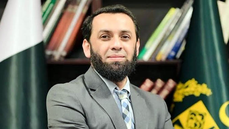  موسمیاتی تبدیلی کو سوشل میڈیا پر مقبول ہونا چاہئے ، عطا تارڑ