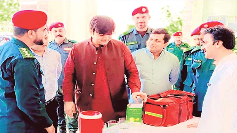 اسسٹنٹ کمشنر جڑانوالہ کا ریسکیو 1122 اسٹیشن کا دورہ