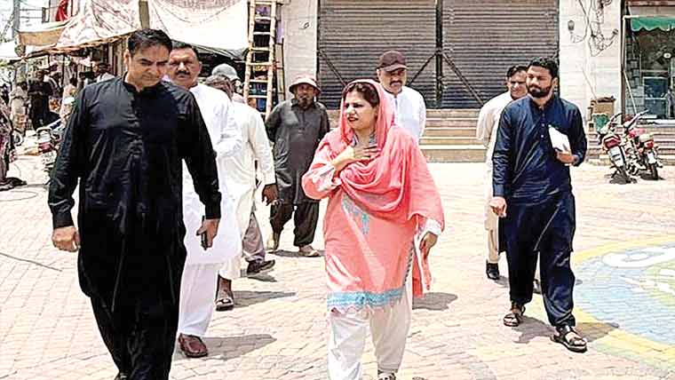 ڈپٹی کمشنر چنیوٹ کا بیوٹیفکیشن منصوبوں پر کام تیز کرنے کا حکم 