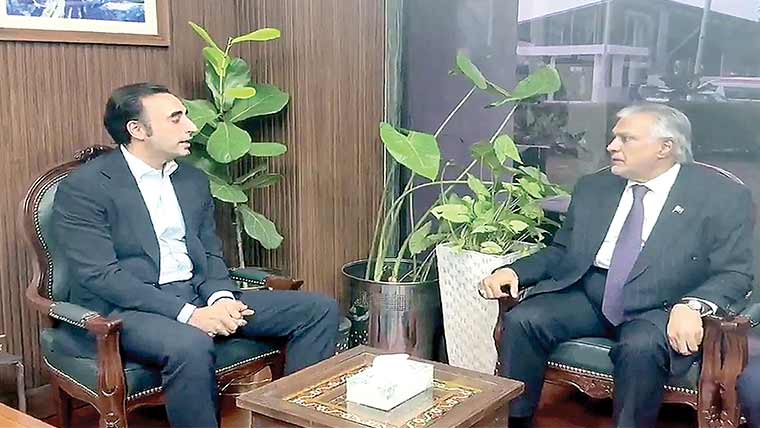 بلاول  ناراض،بجٹ  اجلاس  سے  آؤٹ،پی پی  ارکان  کا  ایوان  میں  احتجاج:سندھ  کو  پانی  دو کے  پلے  کارڈ  لہرا  دیئے