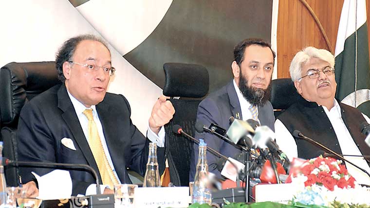 جنگ کے بادل ختم ہونے پر مہنگائی کم ہوجائیگی : وزیر خزانہ 