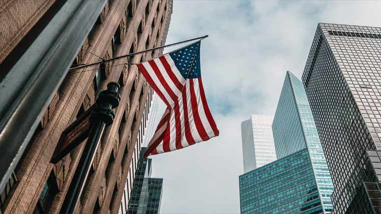 امریکا نے 2ایرانی خواتین  سمیت 20تارکین وطن کو  وسطی افریقی جمہوریہ پہنچادیا