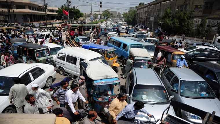 چالان کرنے پر تمام تر توجہ، ٹریفک نظام درہم برہم 