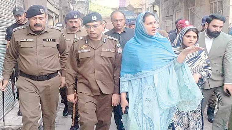 ڈپٹی کمشنر اور ڈی پی او سیالکوٹ کا امام  بارگاہوں میں سکیورٹی انتظامات کا جائزہ 