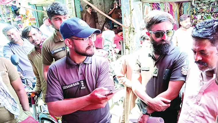 وزیرآباد:پیرا فورس کی  دکانداروں سے ملاقاتیں  تجاوزات خاتمے کی ہدایت 