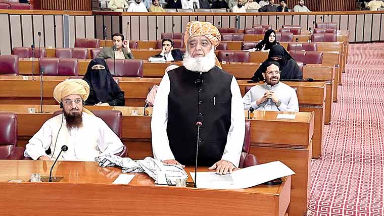  عمران کی وجہ سے ملکی تنا ؤ ہے تو اسے باہر نکالیں،فضل الرحمن