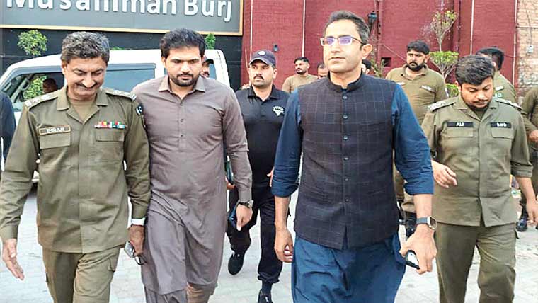 عزاداروں کو ہر ممکن سہو لیات فراہم کرینگے :ڈپٹی کمشنر 
