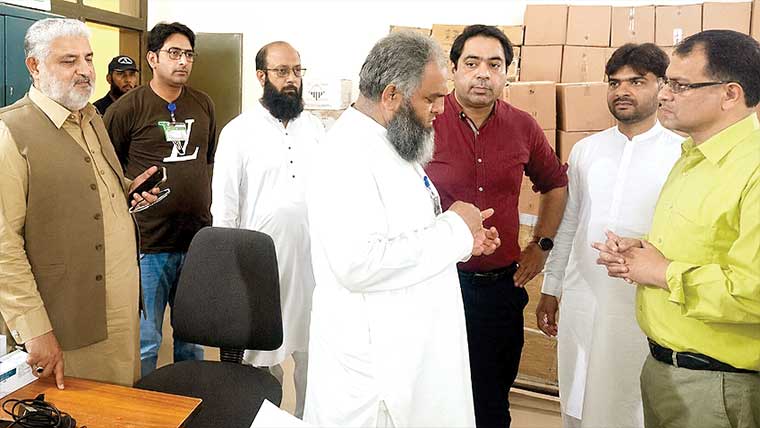 سی ای او ہیلتھ ڈاکٹر عمر شریف  کا دورہ تحصیل ہسپتال نو شہرہ 