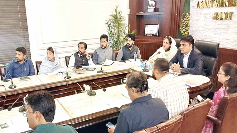 کمشنر کا دورہ سیالکوٹ ، محرم الحرام کیلئے انتظامات کا جائزہ 