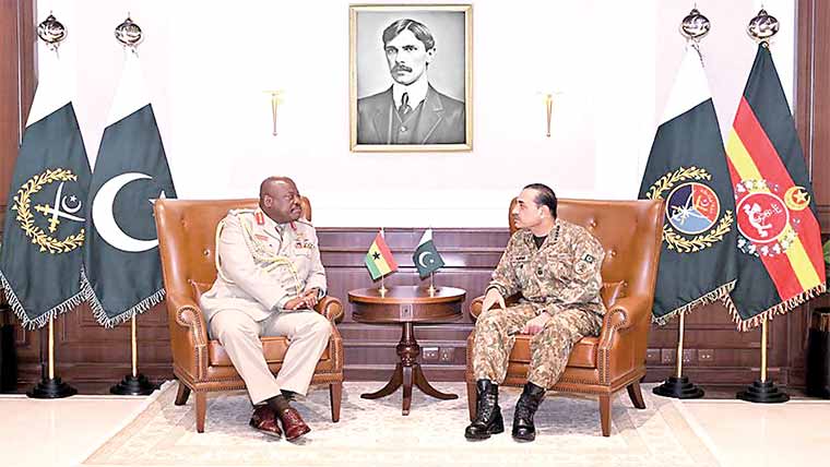 فیلڈ مارشل سے گھانا کے چیف آف ڈیفنس سٹاف کی ملاقات : دفاعی تعاون بڑھانے پر اتفاق 