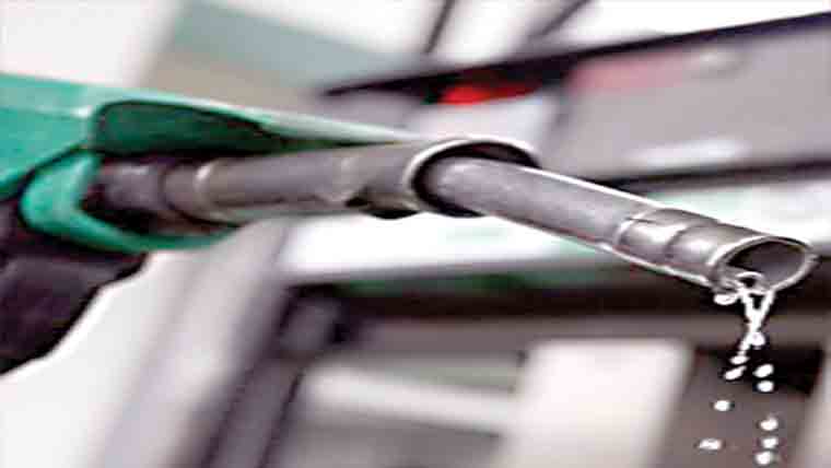 کھلا پٹرول بیچنے والا دکاندار گرفتار