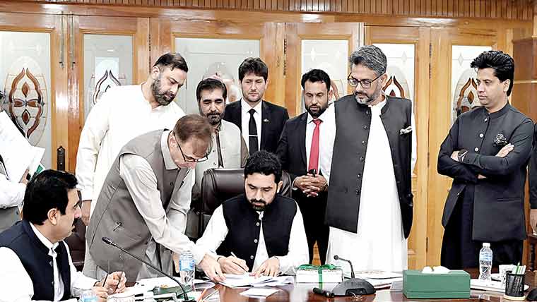 پختونخوا کا48ارب  روپے  خسارے کا بجٹ  پیش،کم ازکم  اجرت45ہزار مقرر