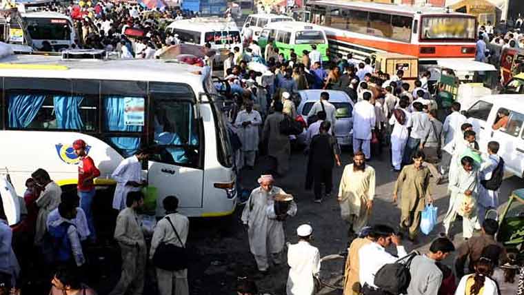 پٹرول سستا ہوتے ہی ٹرانسپورٹ کرایوں میں کمی کا اعلان