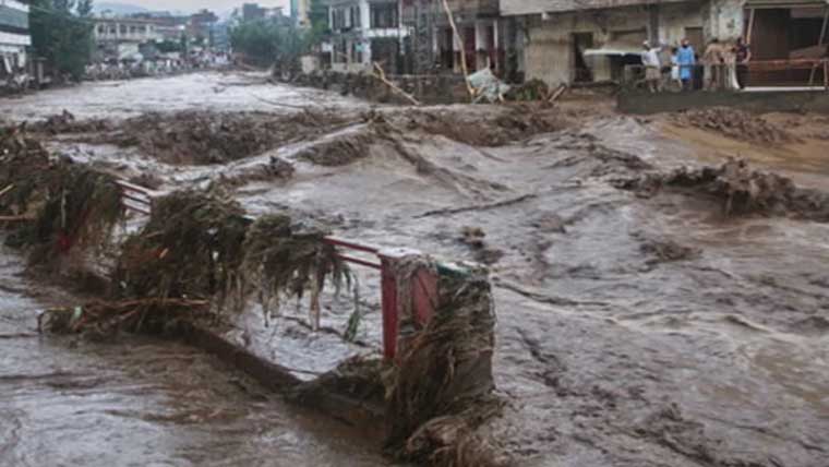 چلاس میں طغیانی، سیلاب سے مکانات، فصلیں، سڑکیں تباہ 