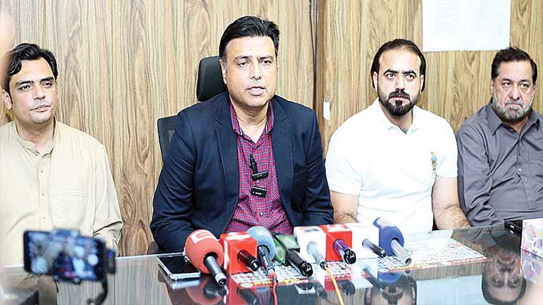 سمال چیمبر تاجروں ، صنعتکاروں کے مسائل حل کریگا :صدر 