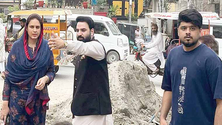 ڈپٹی کمشنر سیالکوٹ کا جلوسوں  کے روٹس اور امام بارگاہوں کا دورہ