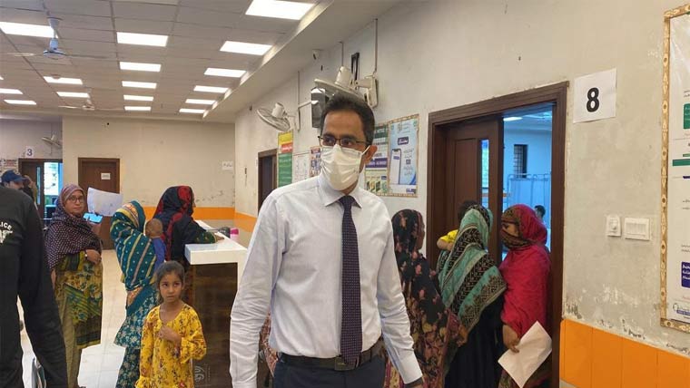 ڈپٹی کمشنر کا دورہ چلڈرن ہسپتال طبی و انتظامی سہولیات کا جائزہ 