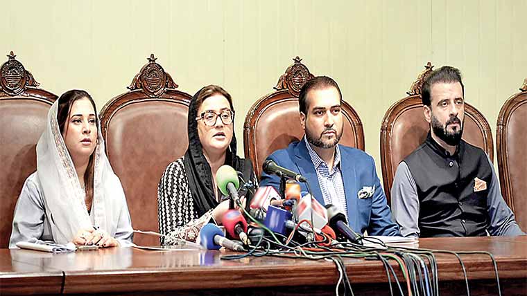 پی ٹی آئی کے پاس اپنی کارکردگی بتانے کو کچھ نہیں :عظمیٰ بخاری