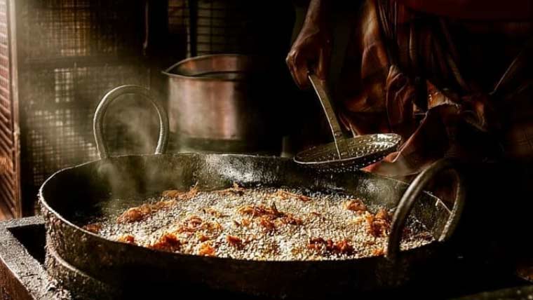 66سال پرانے تیل میں چکن فرائی کرنے کا انکشاف 