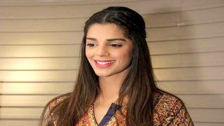 فلموں کی کامیابی کیلئے نئے چہروں  کو آگے لانا ہوگا:صنم سعید
