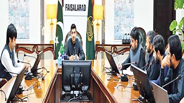 تمام محکمے انسدادِڈینگی کیلئے فیلڈمیں متحرک رہیں:ڈپٹی کمشنر