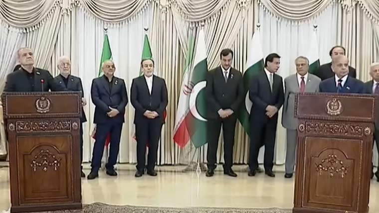  یہ نہیں ہو سکتا کہ کچھ ممالک کے پاس بیلسٹک میزائل ہوں اور ایران کے پاس نہ ہوں : شہباز شریف، پاکستان ، ایران کا مشترکہ خوشحال مستقبل : مسعود پزشکیان