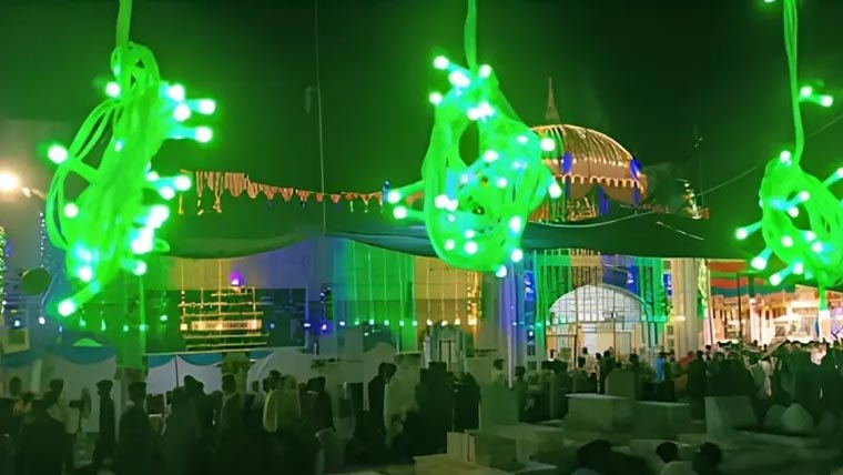 دوسرے روز بھی بہشتی دروازہ  پر بھگدڑ،47زائرین زخمی 