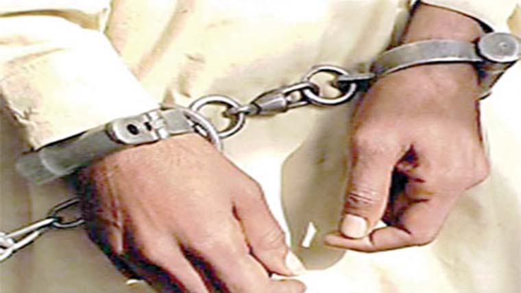 عورت کو بلیک میل کرنے پر مقدمہ 