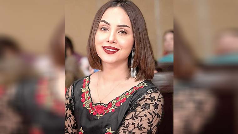 میں وزن بڑھنے پر  افسردہ ہوں:نمرہ خان 
