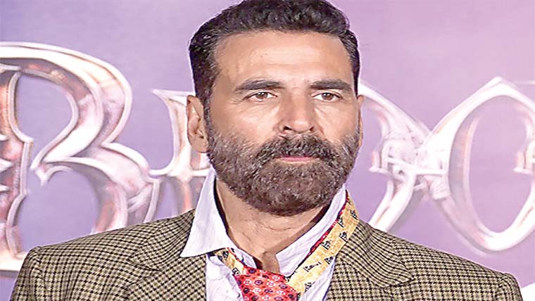ایک دہائی بعد اپنی فلمیں دیکھنے پر خود  کو تھپڑ مارنے کا دل چاہا:اکشے کمار