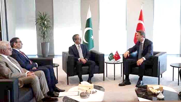 ترکیہ بجلی کے شعبے میں اصلاحات لانے میں پاکستان کی مدد کرے گا : 3 مفاہمتی یادداشتوں پر دستخط 