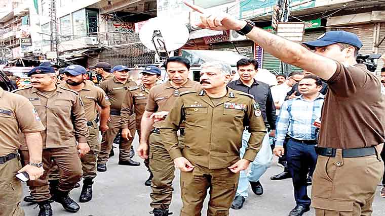  سی سی پی او لاہور کا مختلف امام  بارگاہوں ،جلوسوں کے روٹس کادورہ 