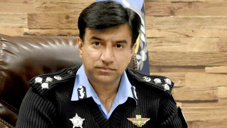 ڈی آئی جی کا مختلف امام بارگاہوں کا دورہ ،سکیورٹی انتظامات کا جائزہ 