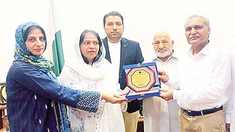 مستحقین کی امداد کیلئے کوششیں جاری رہیں گی:ڈاکٹر جعفر 