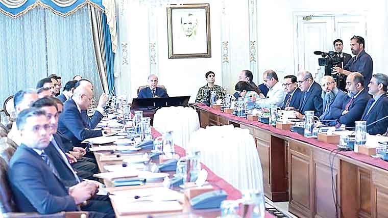 وزیراعظم کا زرعی ایپکس فورم بنانے، کسانوں کیلئے قرض آگاہی مہم چلانے کا حکم 