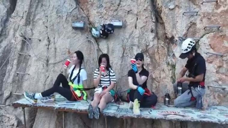 چین میں دنیا کی سب سے خطرناک کافی شاپ