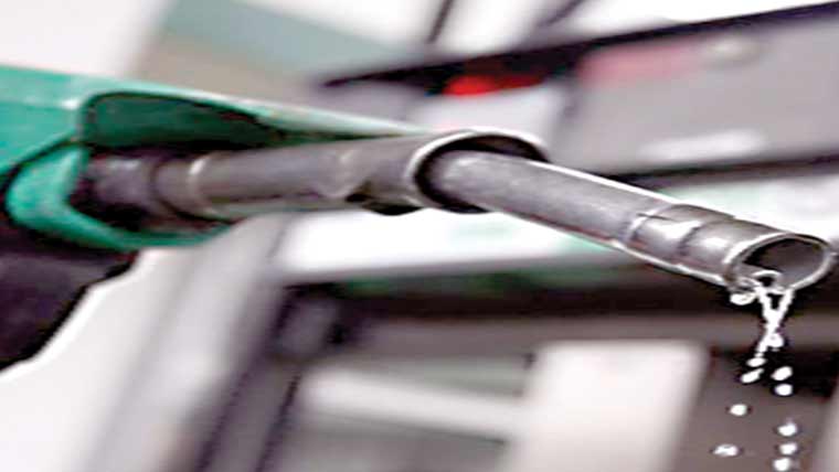 کھلا پٹرول فروخت کر نیوالا گرفتار