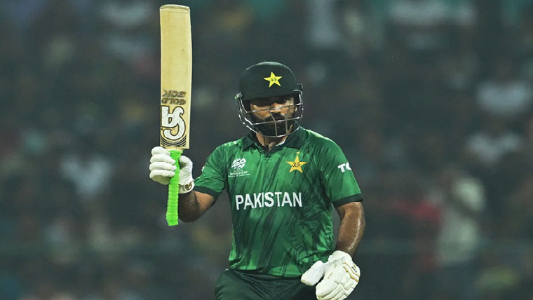 فخر زمان ٹی 20میں 99چھکے لگانے  والے پہلے پاکستانی بیٹر بن گئے