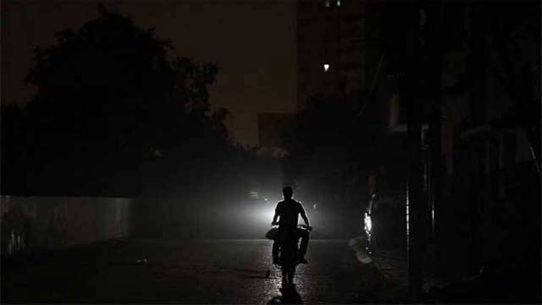 سٹریٹ لائٹس غائب ،رات میں حادثات ، وارداتیں 