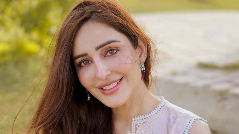 18 سال میں شادی ہوئی، والد پہلے چاہتے تھے :سدرہ نیازی