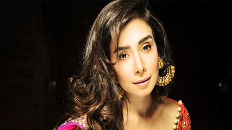 دوسروں پر تنقید کرنا  فیشن بن گیا ہے :مائرہ خان