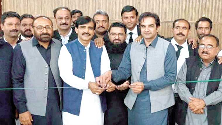 حافظ آباد:ڈسٹرکٹ بار میں  سولر سسٹم نصب کر دیا گیا 