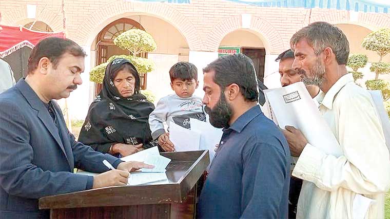 جھنگ :ریونیو عوامی خدمت سروسز، شہری شکایات کا فوری ازالہ 