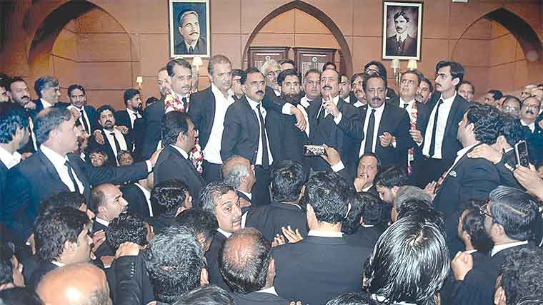 ہائیکورٹ بار الیکشن تنازع : فریقین بائیو میٹرک سسٹم کے فرانزک پر متفق 