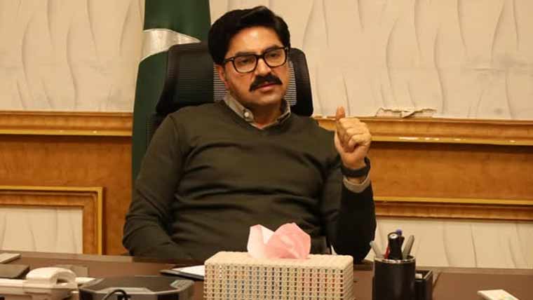 ڈی سی کا سکول کا دورہ، ناقص صفائی پر ایڈمن سے جواب طلب 