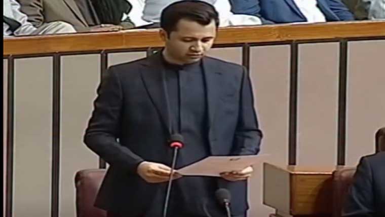 خوشحال کاکڑ نے قومی اسمبلی  کی رکنیت کا حلف اٹھا لیا