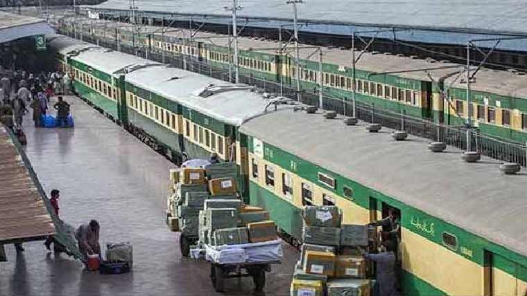 ریلوے کی 8 ٹرینوں کو آؤٹ سورس کرنے کا منصوبہ پھر ناکام